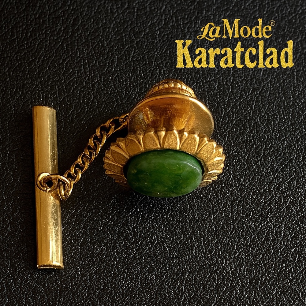 Vintage La Mode Karatclad Jade stone. Tie Tack